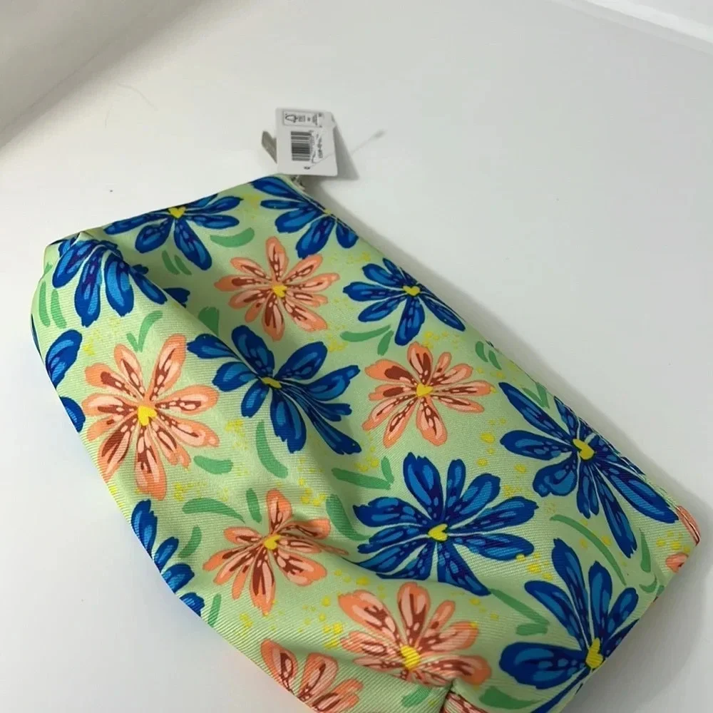 Clinique nwt green
